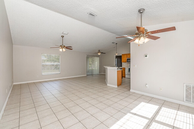 Building Photo - 1742 Laramie Cir