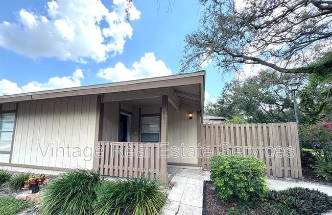 Primary Photo - 851 Creekway Ct