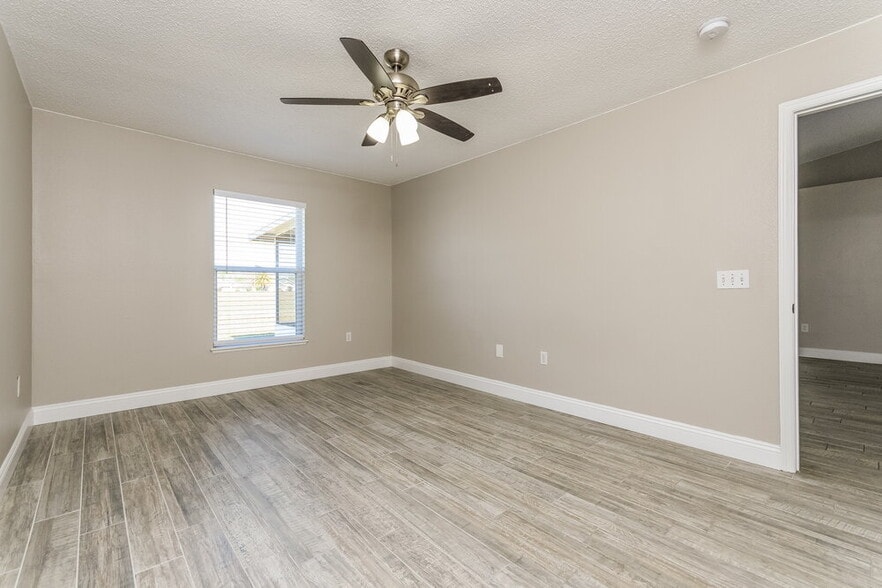 Building Photo - 16213 Wilkinson Dr