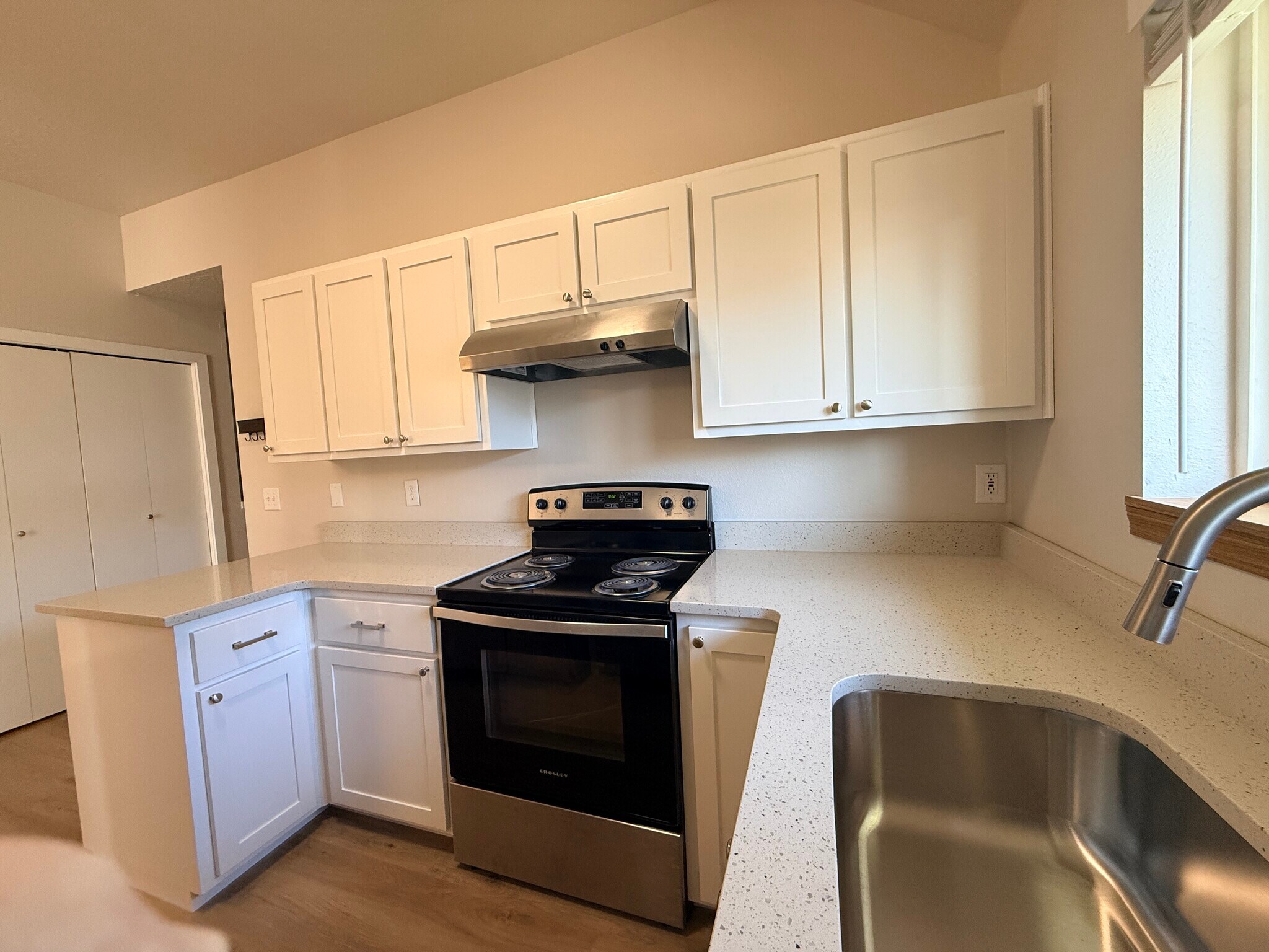 Building Photo - 5225 Springcrest Dr S