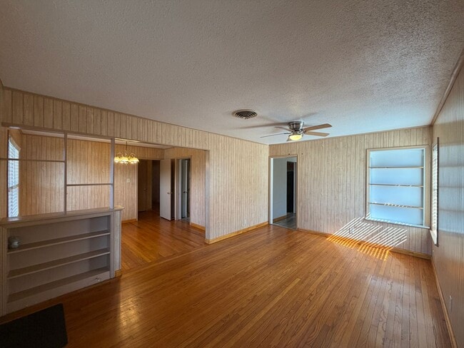 Building Photo - 3902 Herndon St