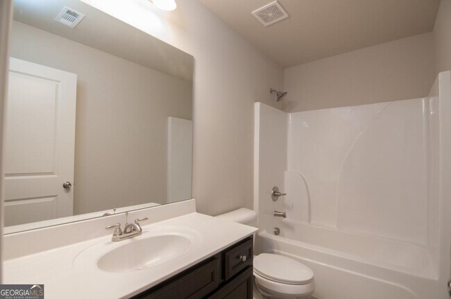 Building Photo - 2006 Wheylon CT