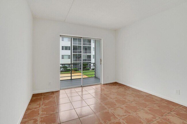 Building Photo - 4500 N Flagler Dr