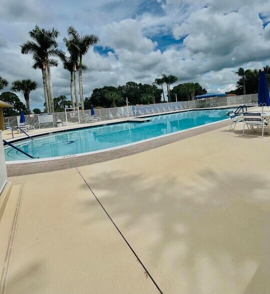 Building Photo - 1641 SW Harbour Isles Cir