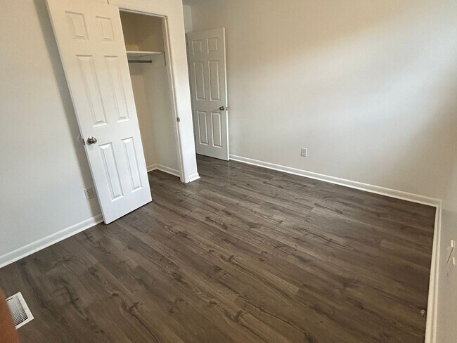 Building Photo - 4758 Trenton Dr