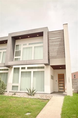 Building Photo - 207 Adrian Dr