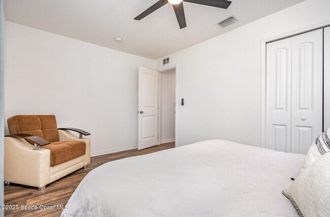 Building Photo - 499 Bayard Ave NE