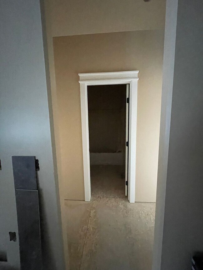 Building Photo - 7493 N Paw St