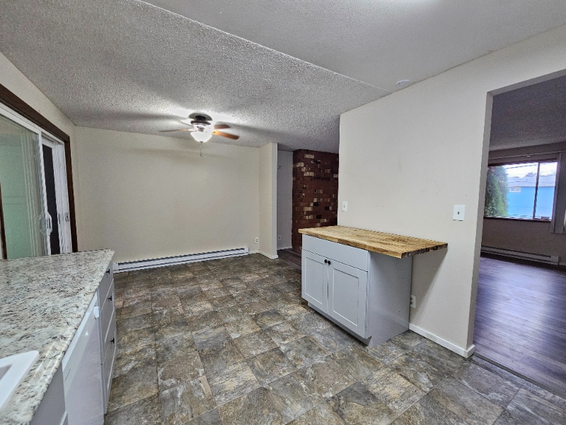 Building Photo - 411 S Pierce Rd