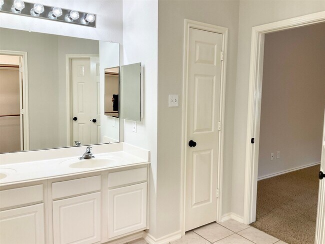 Building Photo - 67 Blackstar Pl