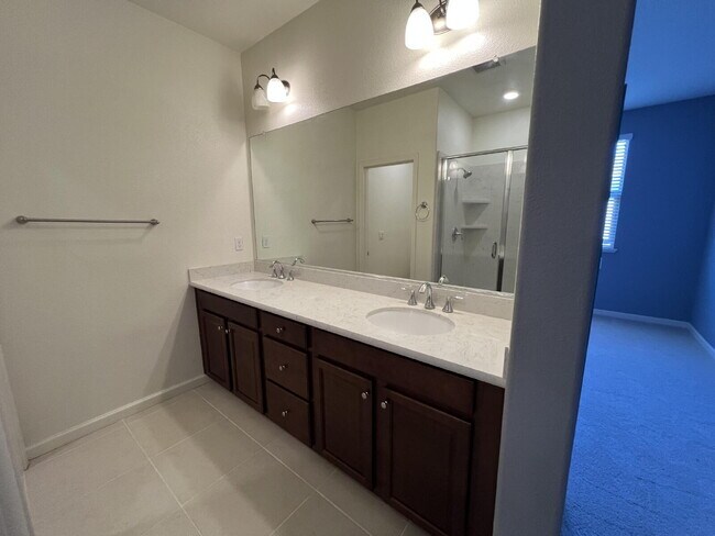 Building Photo - Spacious 2 Bedroom Townhome in San Jose