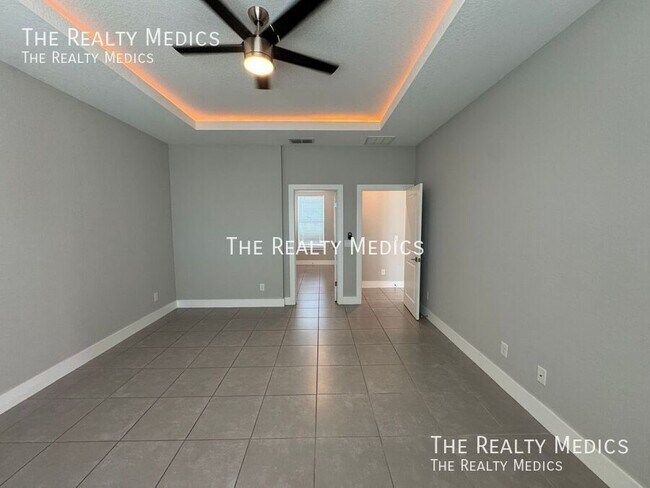 Building Photo - 310 Drum Ct