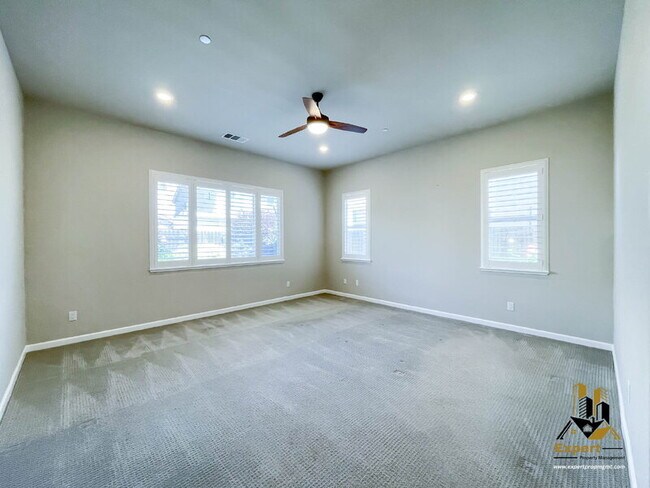 Building Photo - 6064 Cohasset Dr