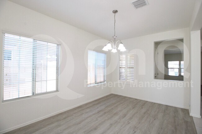 Building Photo - 1819 W Bonanza Dr
