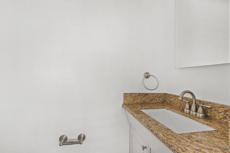 Building Photo - 1241 9th St