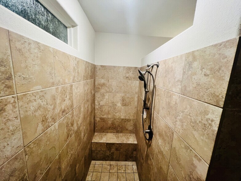 Building Photo - 206 Cobble Stone Ct