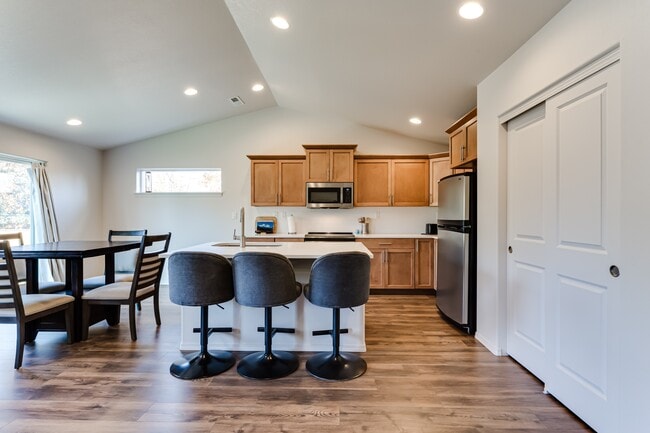 Building Photo - 1526 McKinley St