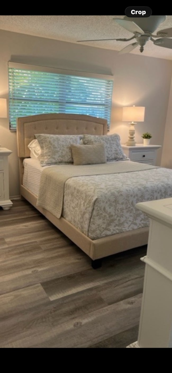 Building Photo - 1305 Woodstock Dr