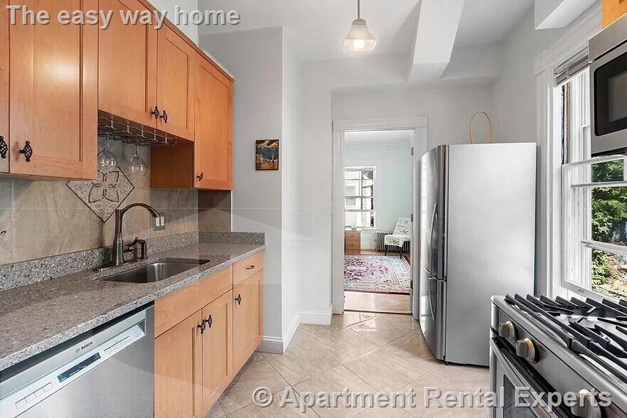 Building Photo - 25 Highland Ave