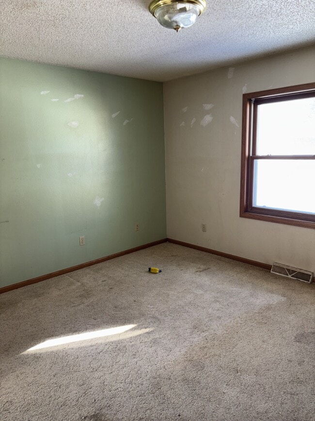 Building Photo - 308 W Elm St