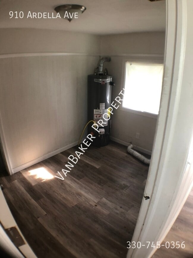 Building Photo - 910 Ardella Ave