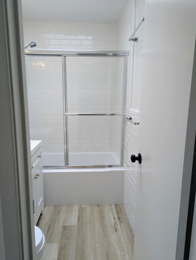 Building Photo - 32nd Ave