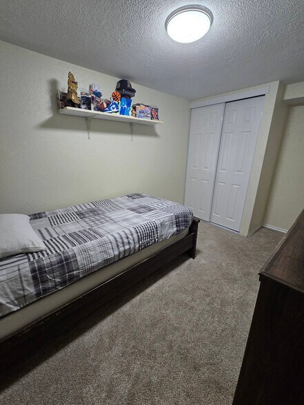 Building Photo - 1593 Manzanita Dr