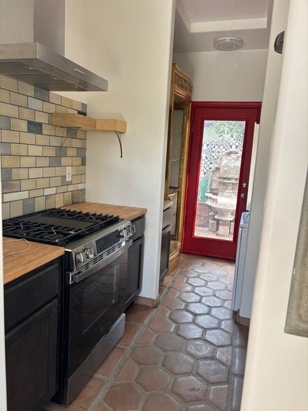 Building Photo - 1802 N Raymond Ave