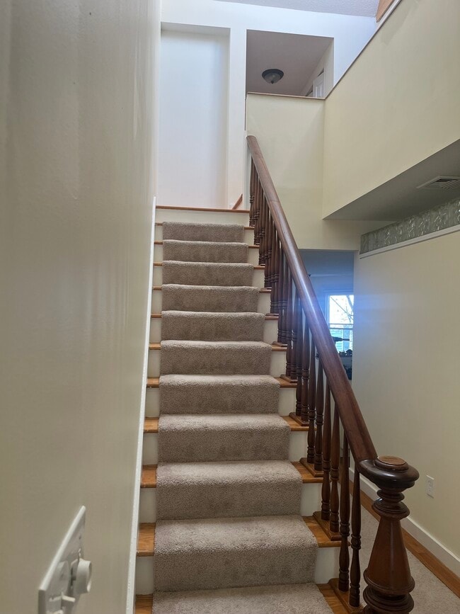 Building Photo - 896 Quinnipiac Ave