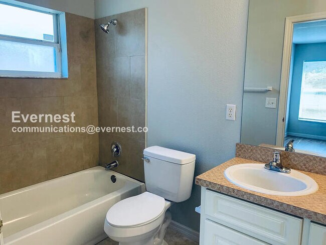 Building Photo - Spacious Home with Attached Garage and Central Air | Pet friendly | Available Soon!