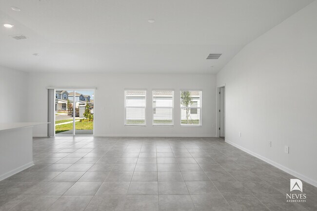 Building Photo - 4980 Worchester Dr