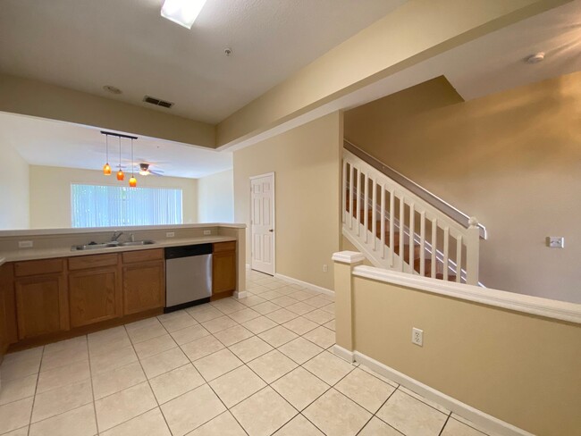 Building Photo - LAKEVIEW TOWNHOME FOR RENT - STONEBRIDGE C...