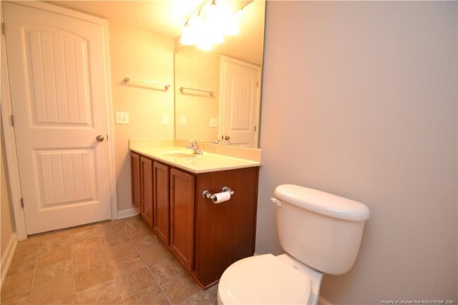 Building Photo - 208 Irving Way