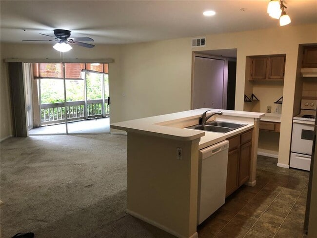 Building Photo - 486 N Pin Oak Pl