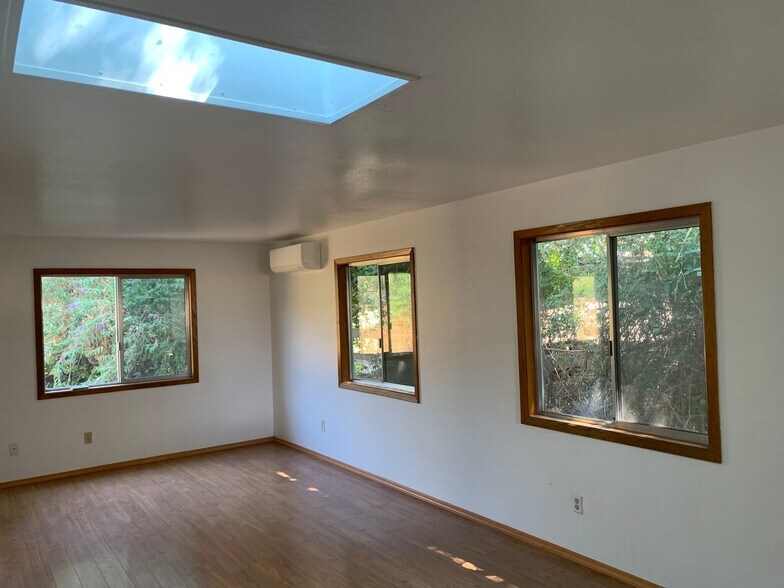 Living Room - 4219 Colver Rd