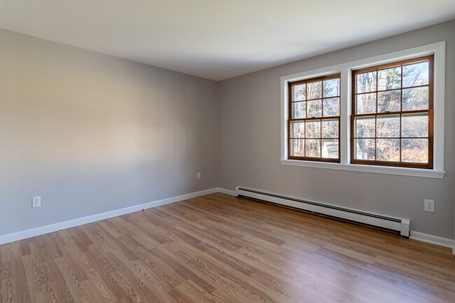 Building Photo - 4 Pheasant Ct