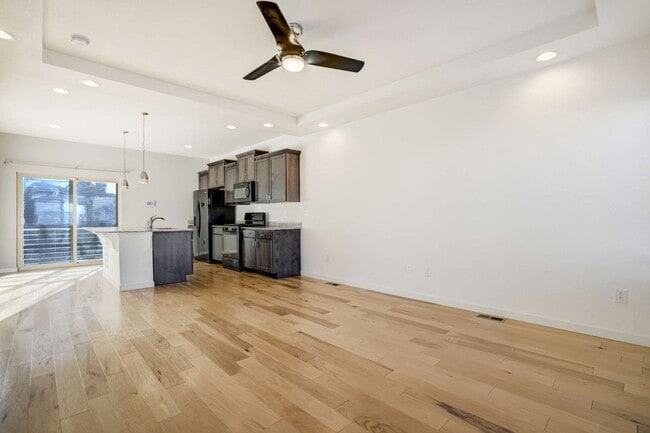 Building Photo - New Interior Paint! Shorter Lease Terms Av...