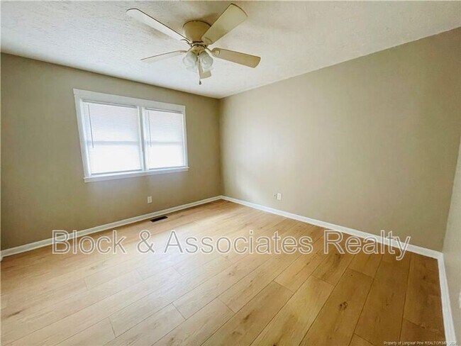 Building Photo - 4959 Galveston Dr