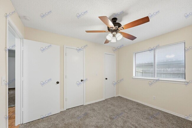 Building Photo - 709 Villa Ridge Dr