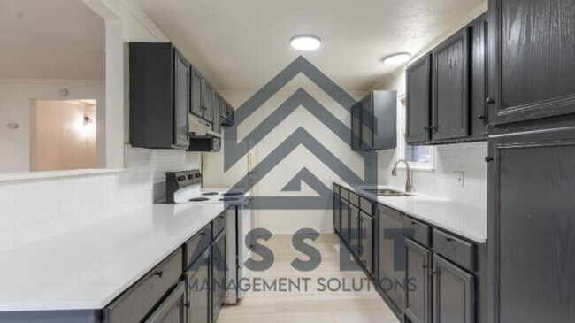 Building Photo - 4 Bedroom Rent to Own Home Available!