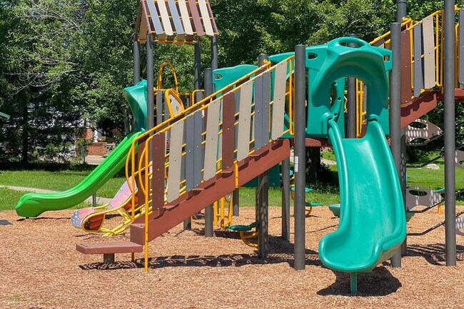 Building Photo - 2509 Hollyhock Dr