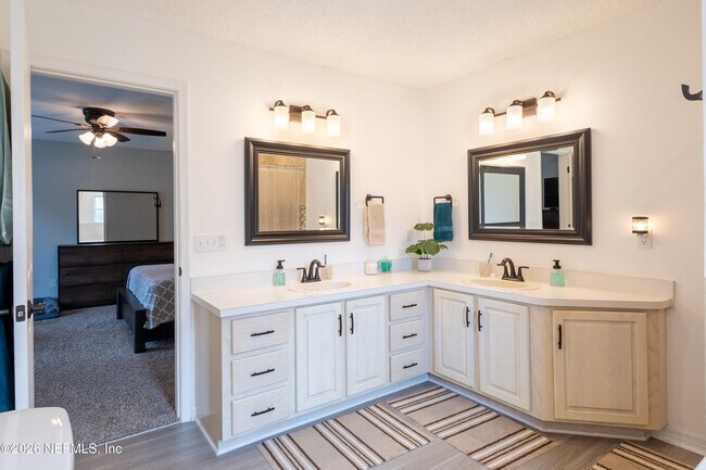 Building Photo - 4610 Saddlehorn Trail