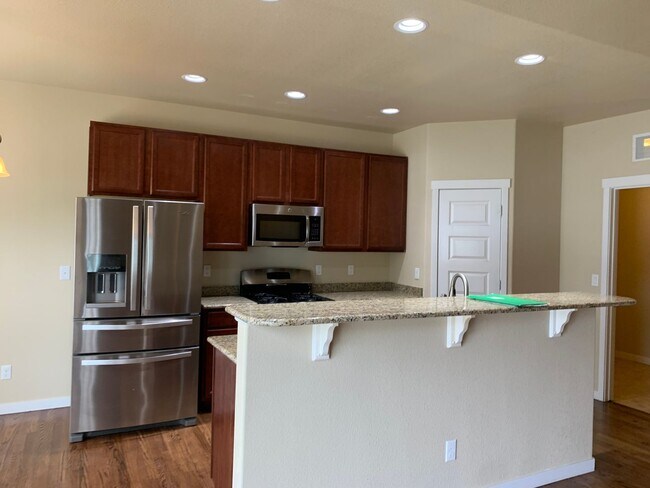 Building Photo - Ranch home with main floor master, 4 bed 3 bath Ranch home in Frederick