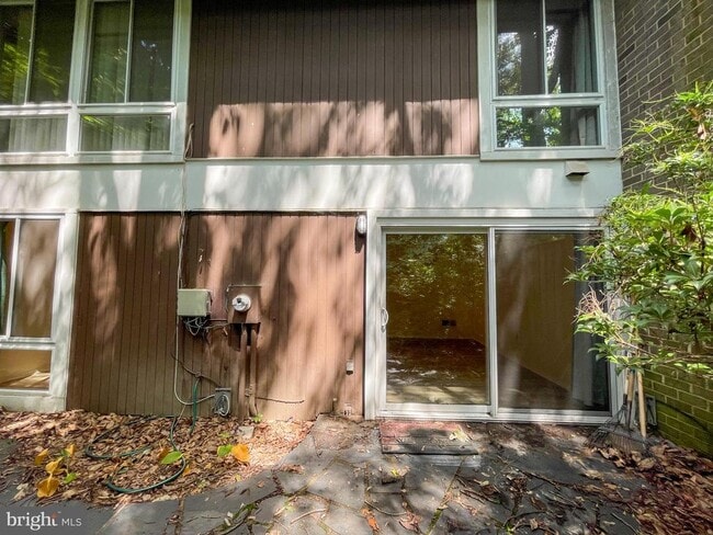 Building Photo - 1781 Wainwright Dr