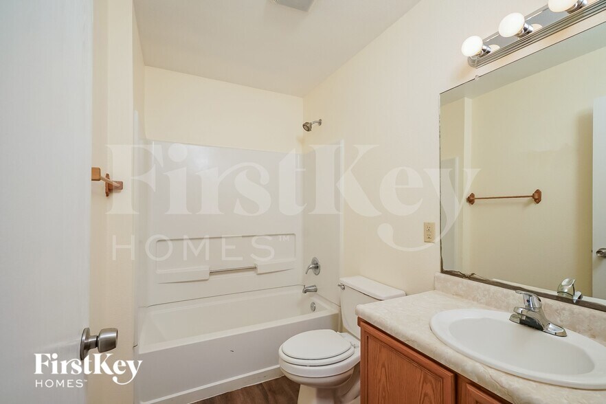 Building Photo - 113 Ocotillo