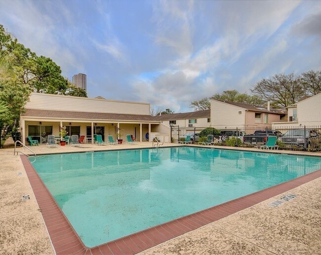Building Photo - 2132 Augusta Dr