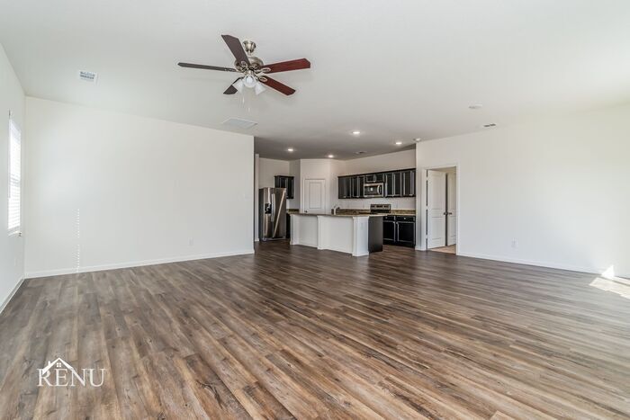 Building Photo - 512 London Dr