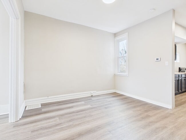 Building Photo - Spacious 4 Bedroom Single Family on Susquehanna St with Off Street Parking