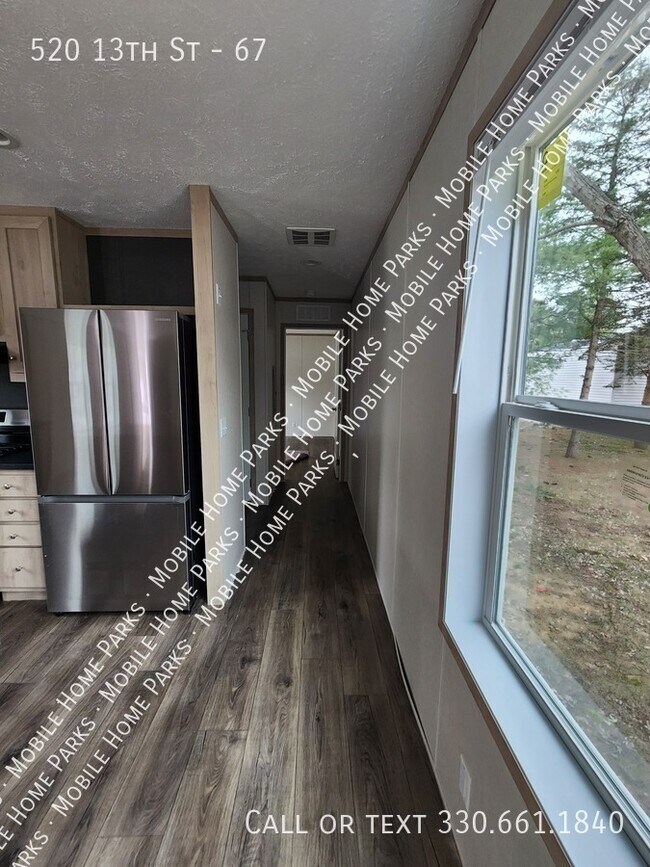 Building Photo - 520 13th St