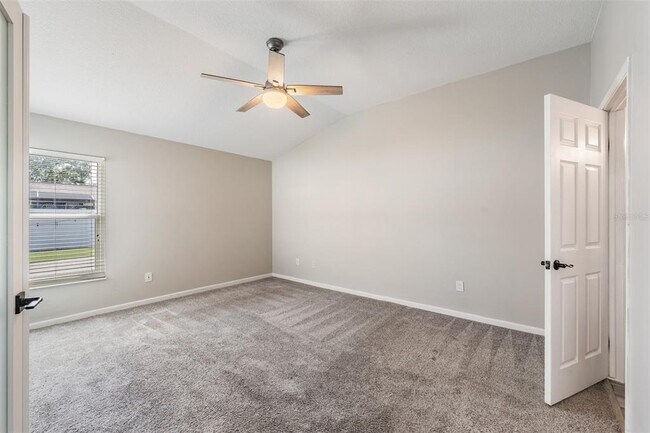 Building Photo - 714 Satin Leaf Ave